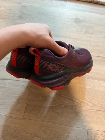 Tweedehands Tribal Hoka Laufschuhe bike — afbeelding 3 van 4