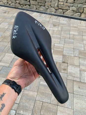 Used Fizik vento Arione R1 2026 Saddles & Seatposts