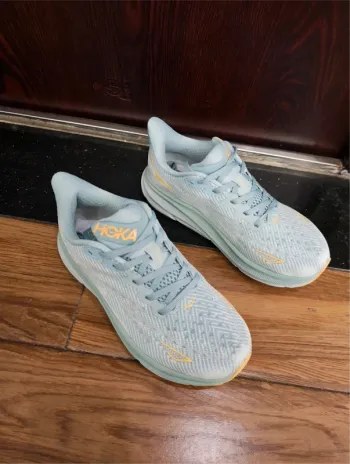 Hoka Shoes Turquoise size 38 Running Shoes d'occasion