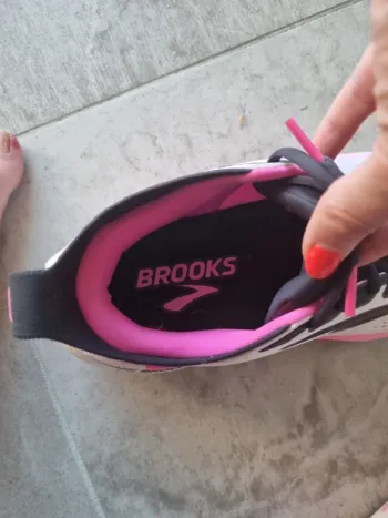 Used Brooks Glycerin 23 GTS bike — image 2 of 9