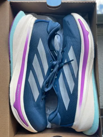 Used Supernova Dreamstrike Running Shoes