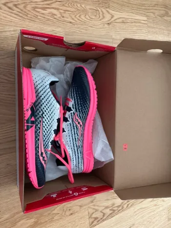 Used Saucony Type A9 Running Shoes
