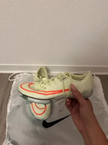 Gebrauchtes Nike Air Zoom Maxfly Running Shoes