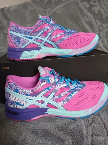 Used Asics Gel Noosa Tri 10 Running Shoes