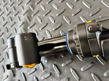 Gebrauchtes Öhlins TTX2Air m.2 2024 bike — Bild 4 von 5
