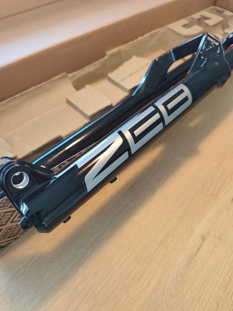 RockShox Zeb Select Charger RC DebonAir+ 2026 Fork d'occasion