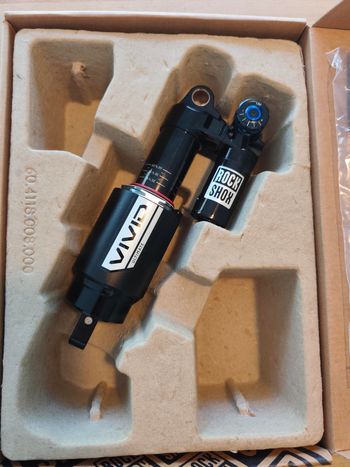 Brugt RockShox Vivid Ultimate RC2T Vivid Air 2024 Rear Suspension