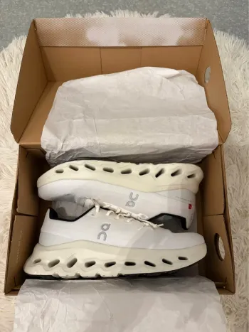 On Running Cloudtilt Running Shoes usato