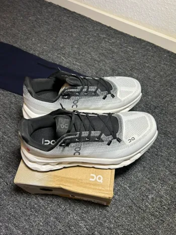 Used Ideal Cloud Running Shoes