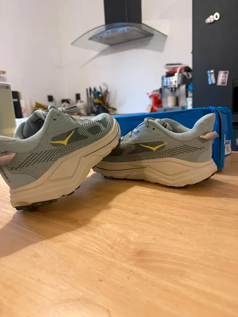 Hoka Challenger 8 bike d'occasion — image 2 sur 5