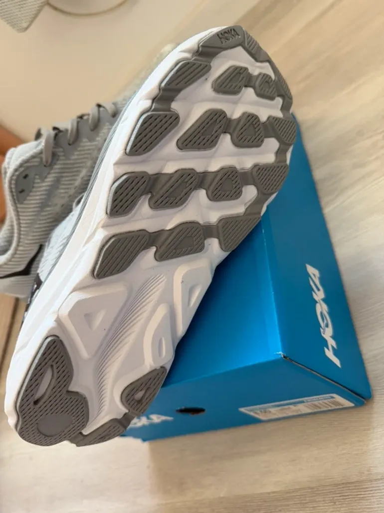 Used Hoka Clifton 9 bike — image 3 of 4