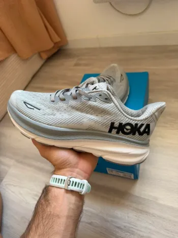 Hoka Clifton 9 Running Shoes d'occasion