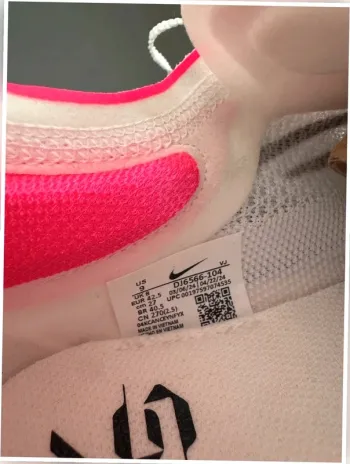 Used White Nike ZoomX Streakfly bike — image 9 of 10