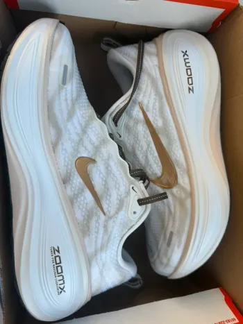 Used White Vomero Plus Running Shoes