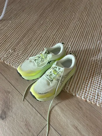 Used Asics Trabuco Max Running Shoes