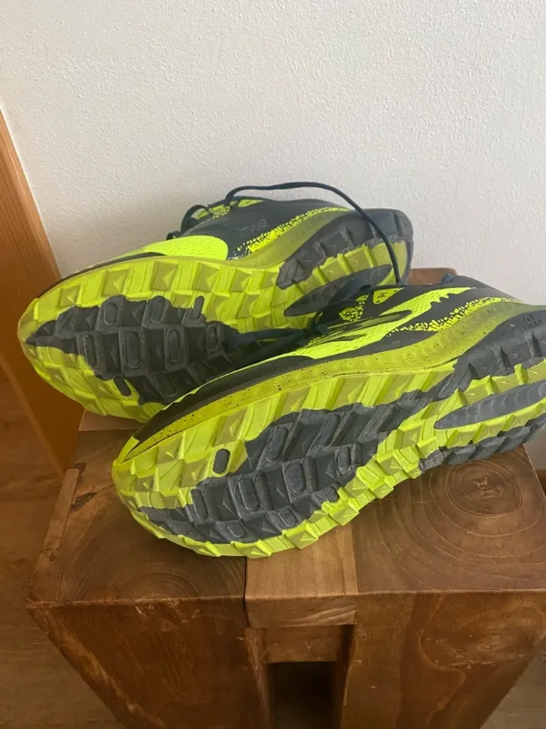 Used New Balance Running Shoes bike — image 2 of 5