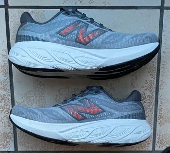Gebrauchtes New Balance Laufschuhe Herren Gr. 43 Running Shoes