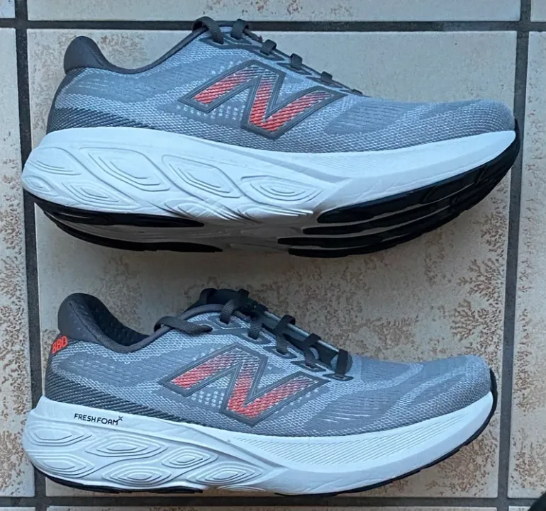 Gebrauchtes New Balance Laufschuhe Herren Gr. 43 bike — Bild 2 von 7