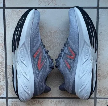 Gebrauchtes New Balance Laufschuhe Herren Gr. 43 bike — Bild 4 von 7