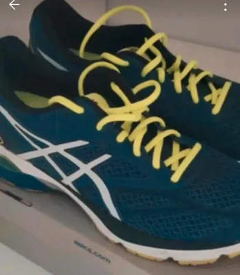 Used Asics Shoes 43.5 Running Shoes