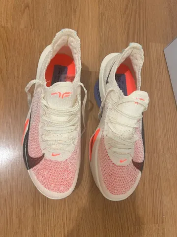Used Nike Air Zoom Alphafly Next% 3 bike — image 3 of 7