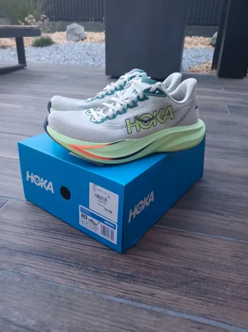 Used Hoka Mach 7 Running Shoes