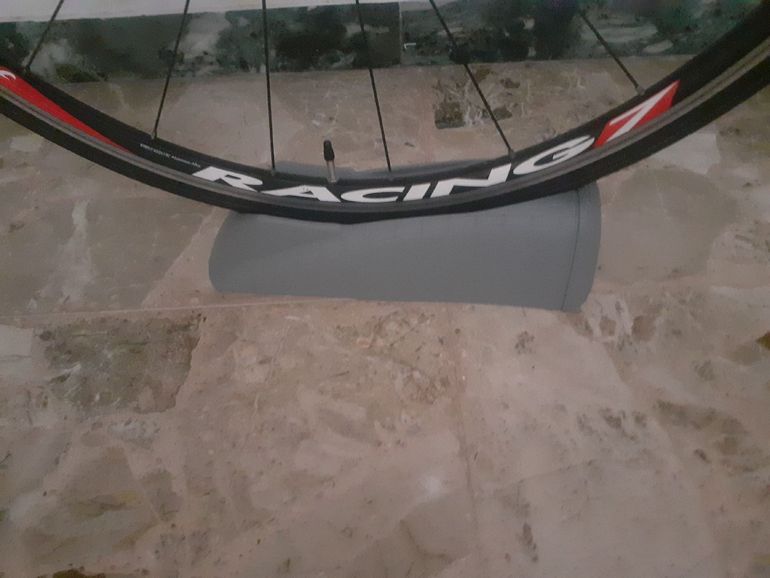 Brugt Elite Travel Plus Hydroforce bike — billede 5 af 9