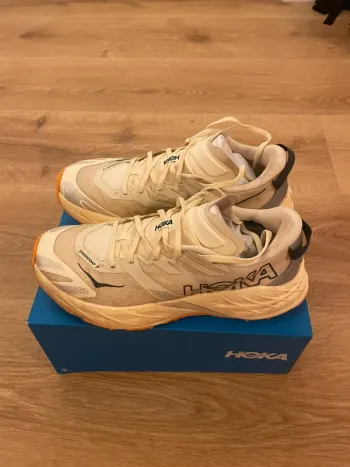 Used Hoka Speedgoat 7 bike — image 2 of 7