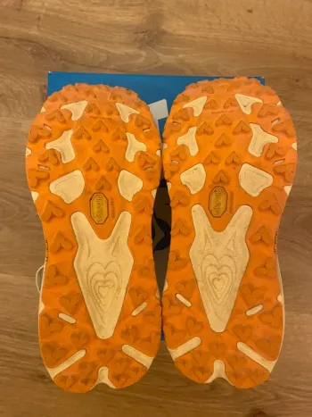 Used Hoka Speedgoat 7 bike — image 4 of 7