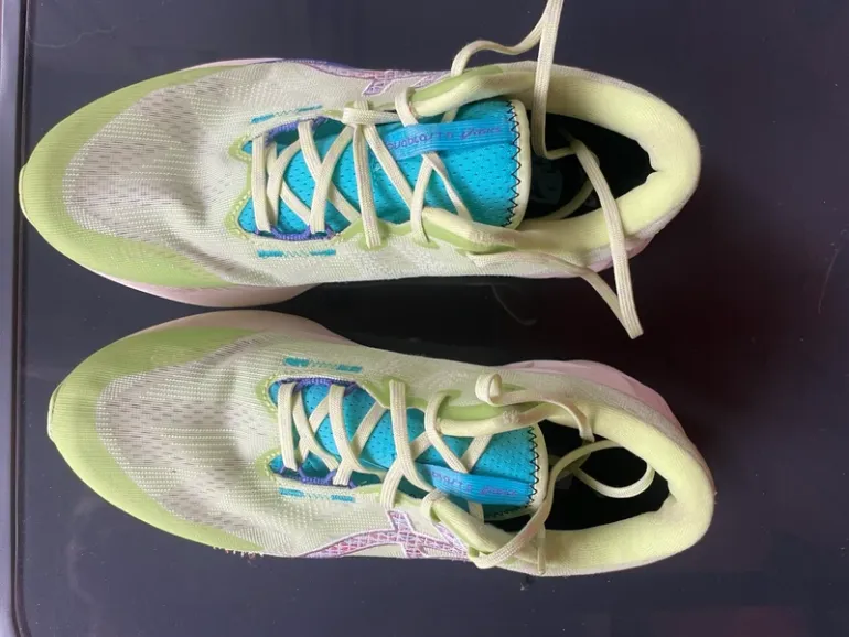 Używany Asics Novablast 5 Tr bike — zdjęcie 4 z 6