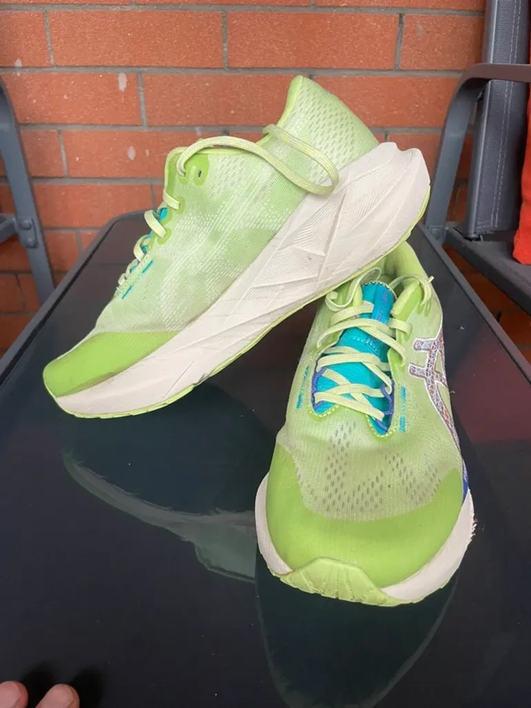 Używany Asics Novablast 5 Tr bike — zdjęcie 3 z 6