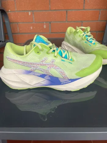 Used Asics Novablast 5 Tr Running Shoes