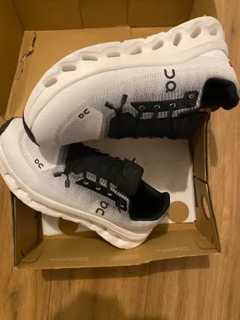On Running On Cloud Running Shoes d'occasion