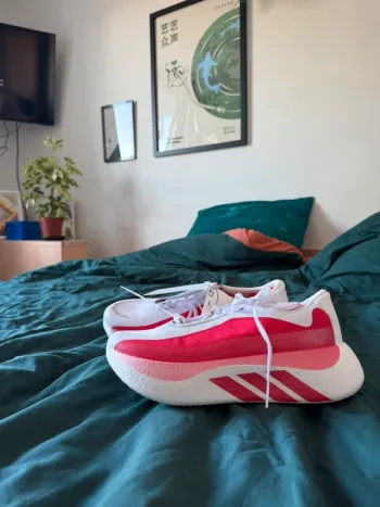 Adidas Hyperboost bike d'occasion — image 3 sur 5