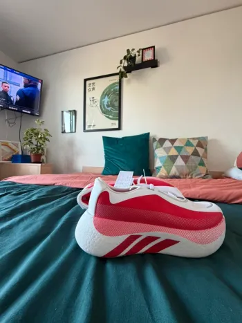 Adidas Hyperboost Running Shoes d'occasion
