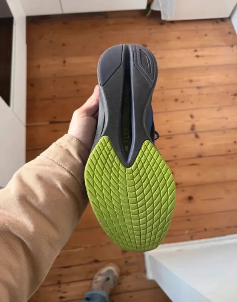 Used Nike ZoomX Vaporfly Next% 4 bike — image 3 of 5