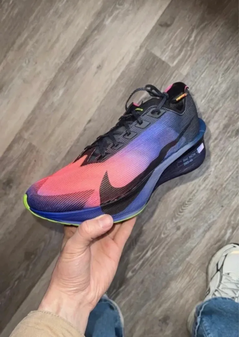 Used Nike ZoomX Vaporfly Next% 4 bike — image 2 of 5