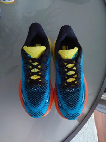 Used Hoka Clifton 9 GTX bike — image 2 of 9
