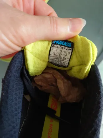 Used Hoka Clifton 9 GTX bike — image 8 of 9