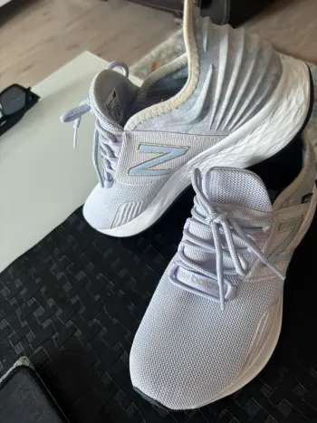 New Balance Sneakers Running Shoes usato