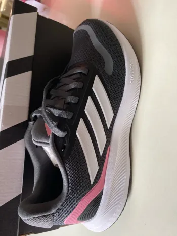 Použité Adidas Laufschuhe Running Shoes
