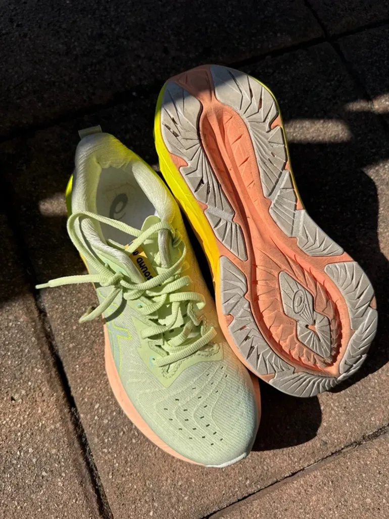 Použité Asics Novablast 4 bike — obrázek 4 z 7
