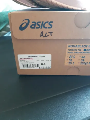 Used Asics Running Shoes Rose bike — image 3 of 6