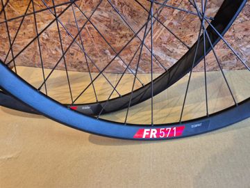 Brugt Dt Swiss FR571 Wheelset bike — billede 2 af 3