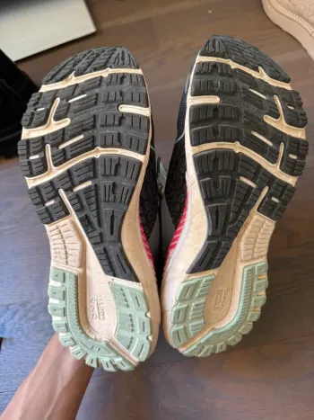 Used Brooks Running Shoes bike — image 5 of 7