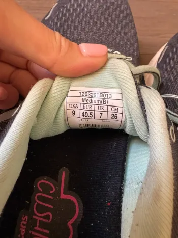Used Brooks Running Shoes bike — image 7 of 7