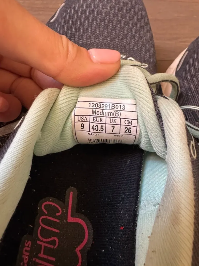 Used Brooks Running Shoes bike — image 7 of 7