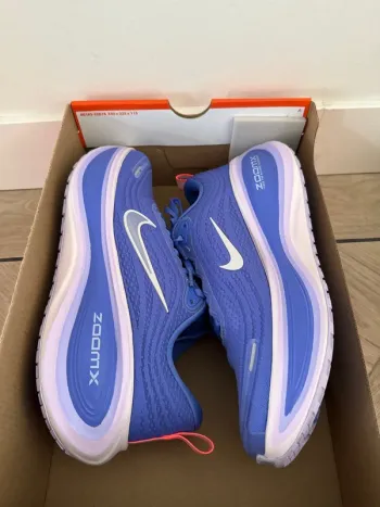 Used Nike Vomero Running Shoes