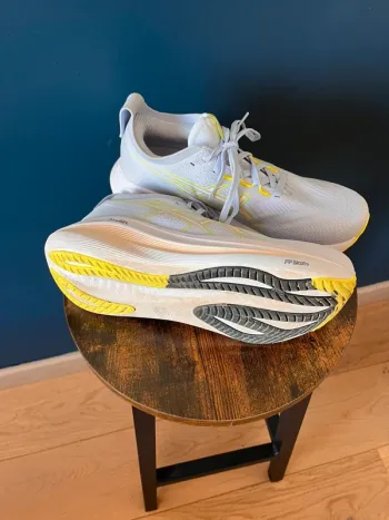 Used Asics Nimbus 27 Gel bike — image 2 of 6