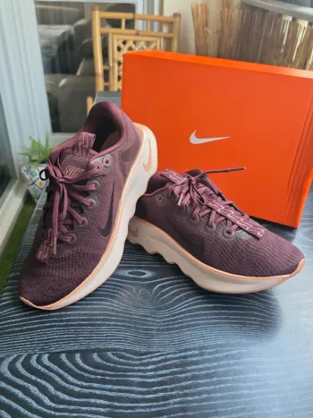 Rose Nike Running Fitness Shoes bike d'occasion — image 7 sur 15